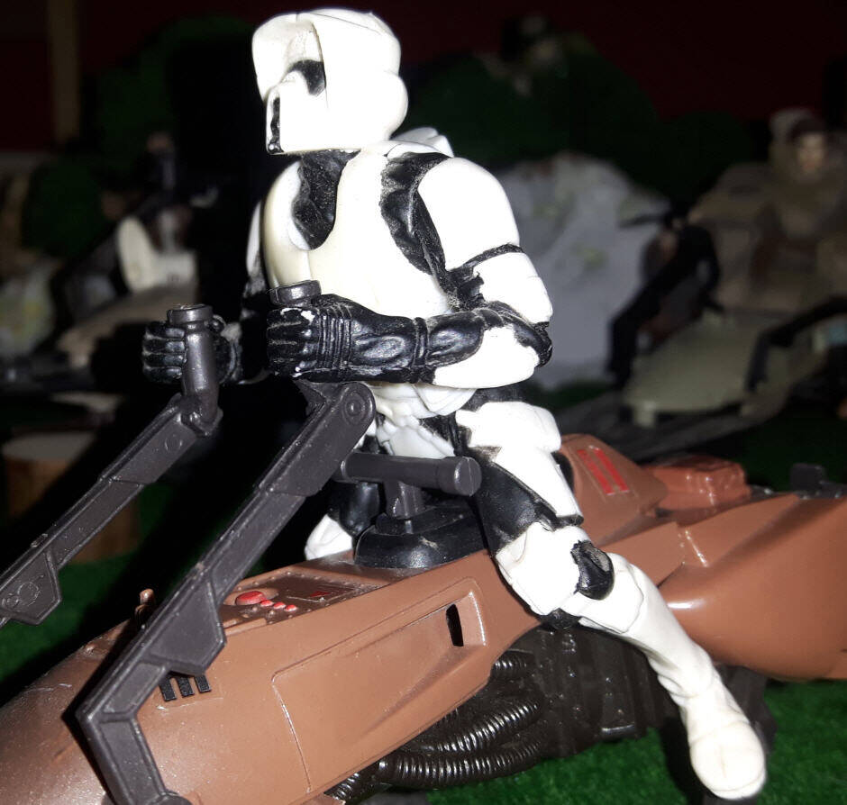 Biker Scout with Speeder Bike Power of the Force side