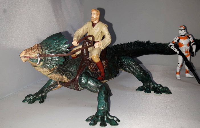 Boga with Rearing Attack (with Obi-Wan Kenobi) - Revenge of the Sith  Collection Star Wars Creatures and Monsters