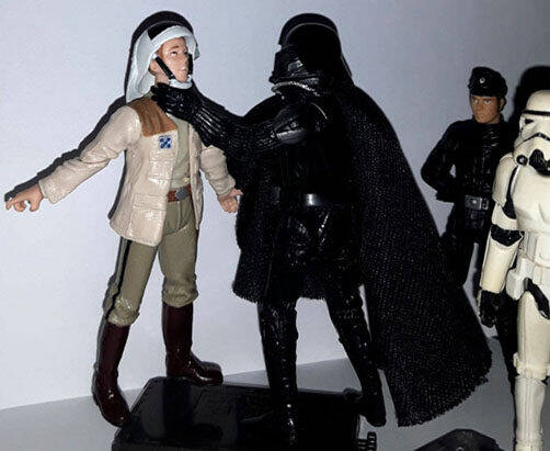 Captain Antilles interrogated by Vader