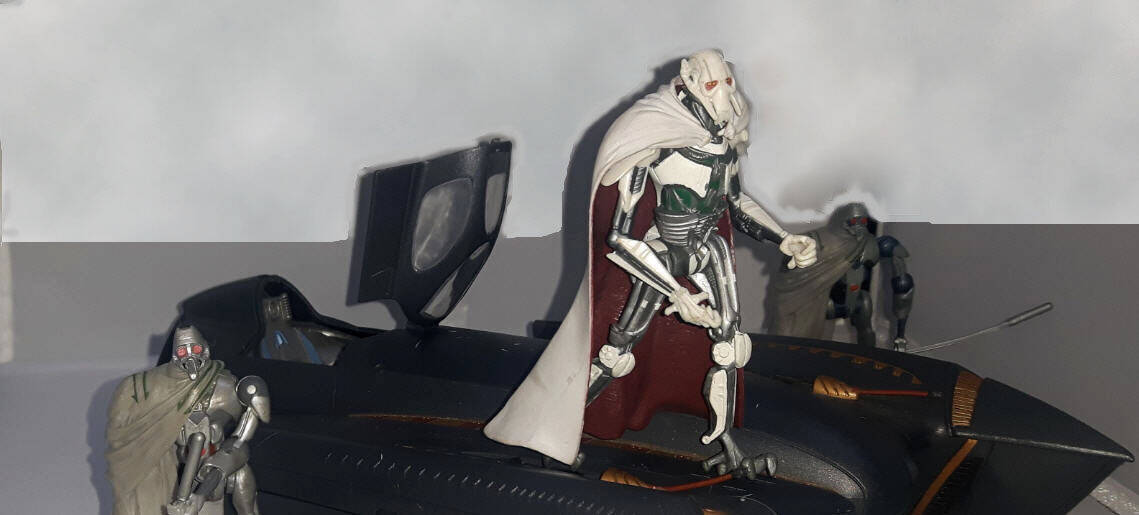 General Grievous Figure with Soulless One and MagnaGuard Figures