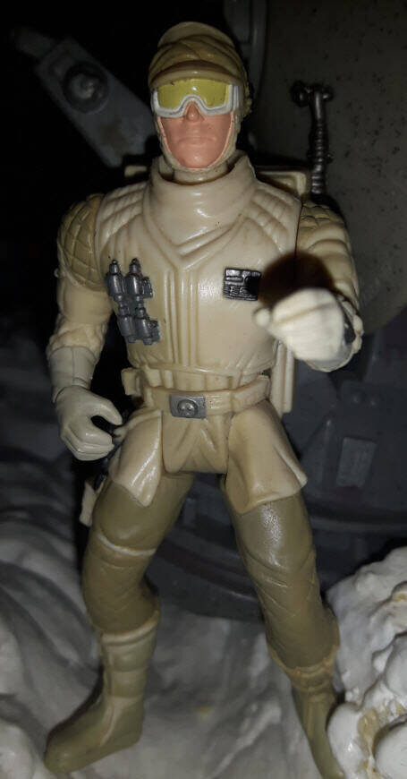 Deluxe Hoth Rebel Soldier with Anti-Vehicle Laser Cannon front