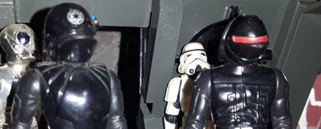 Imperial Gunner Last 17 Figure Death Star Gunner Power of the Force comparison