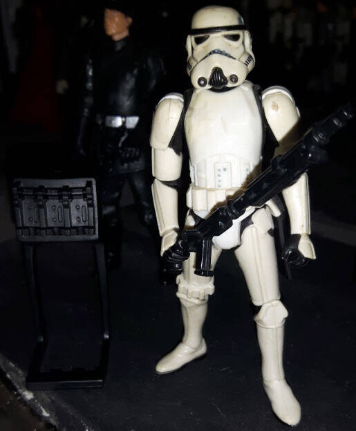 Stormtrooper Figure with weapons rack