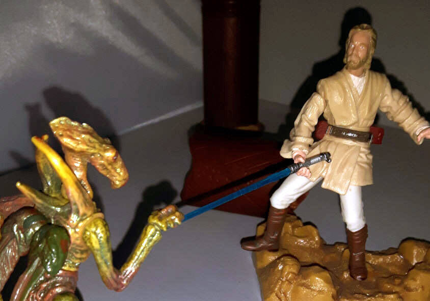 Obi-Wan Kenobi Acklay Battle Saga Series with lightsaber