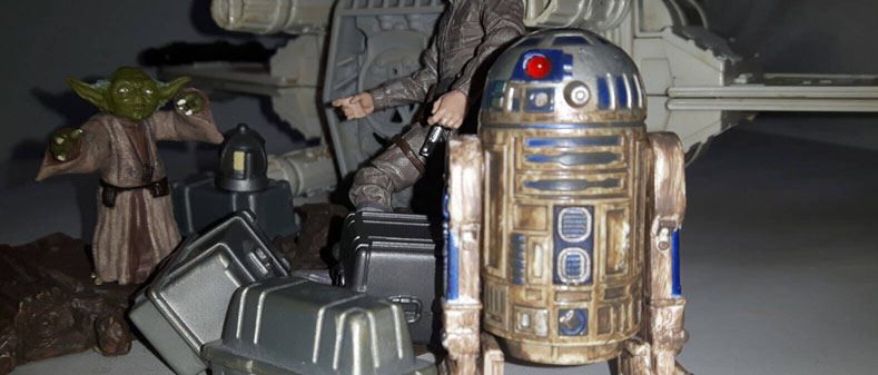 R2-D2 Figure Dagobah Original Trilogy Collection with Kenner and Saga Collection accessories