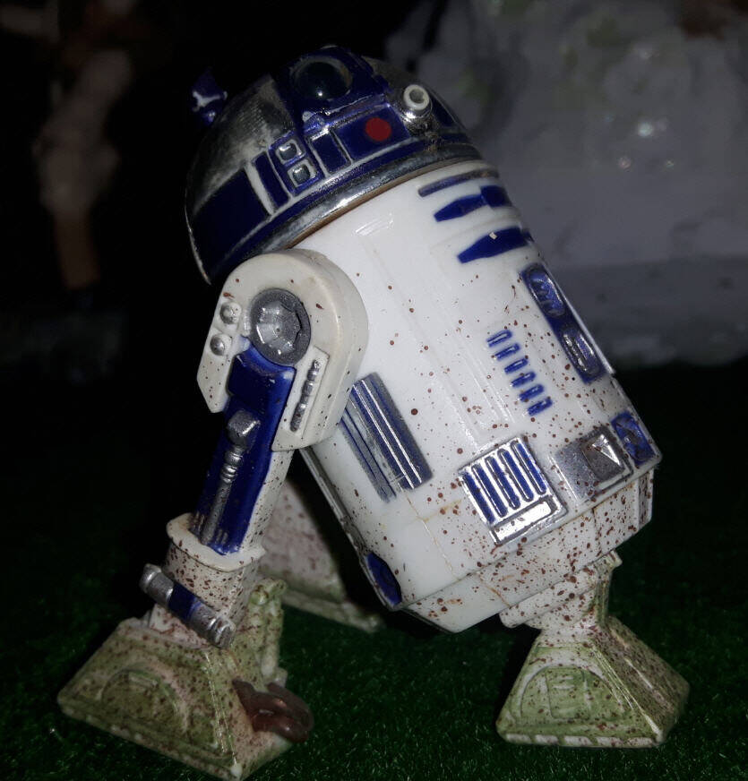 R2-D2 Figure (with Cargo Net) 30th Anniversary side