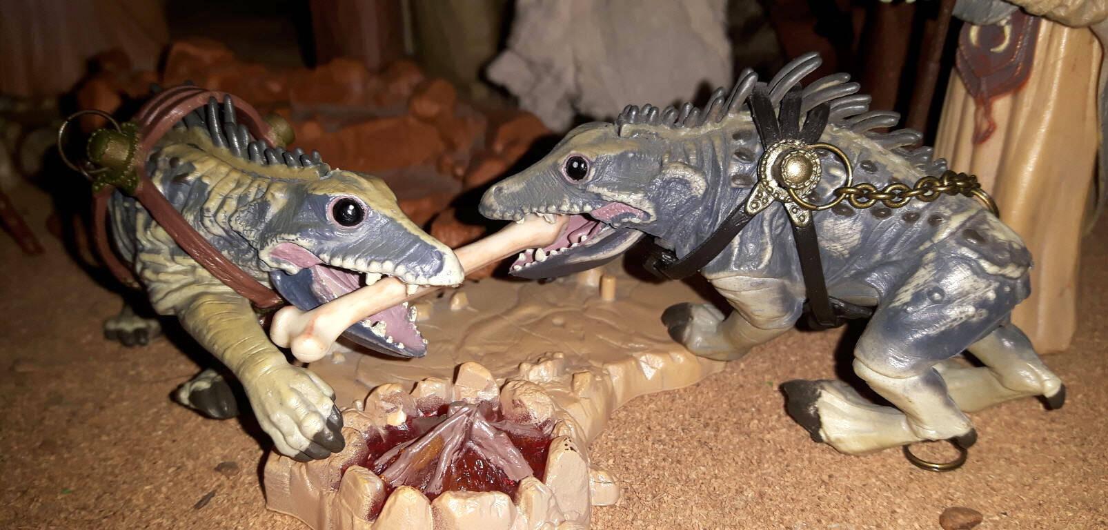 Tusken Raider  Massif figures fighting over bone