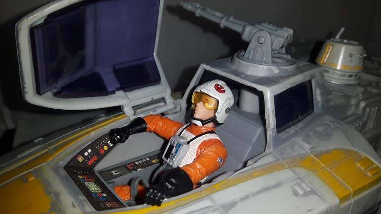 Y-Wing Fighter 30th Anniversary Collection with Lieutenant Lepira